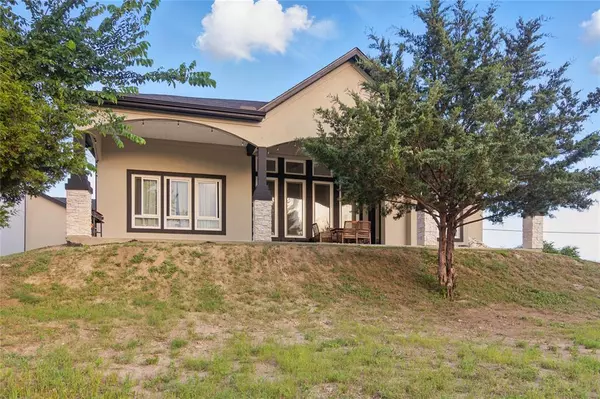 Van Alstyne, TX 75495,971 Sister Grove Road