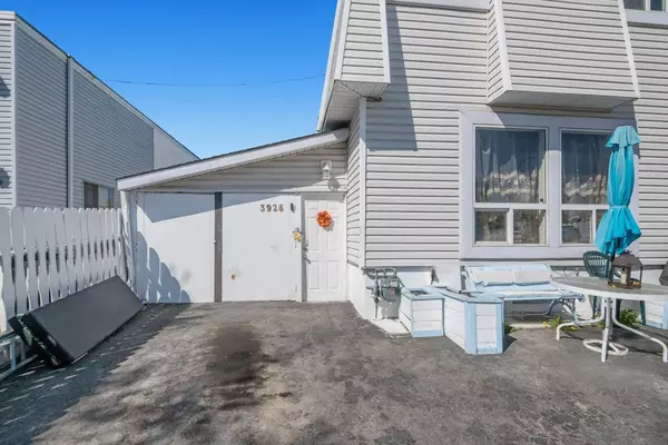 Calgary, AB T2B 0G4,3926 29A AVE Southeast