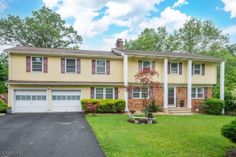 1 Nyma Way, Roxbury Twp., NJ 07876