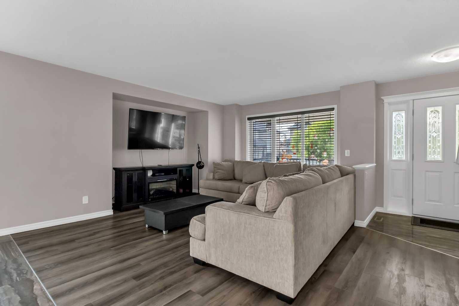 Calgary, AB T3P 1E8,178 Evansmeade Common Northwest