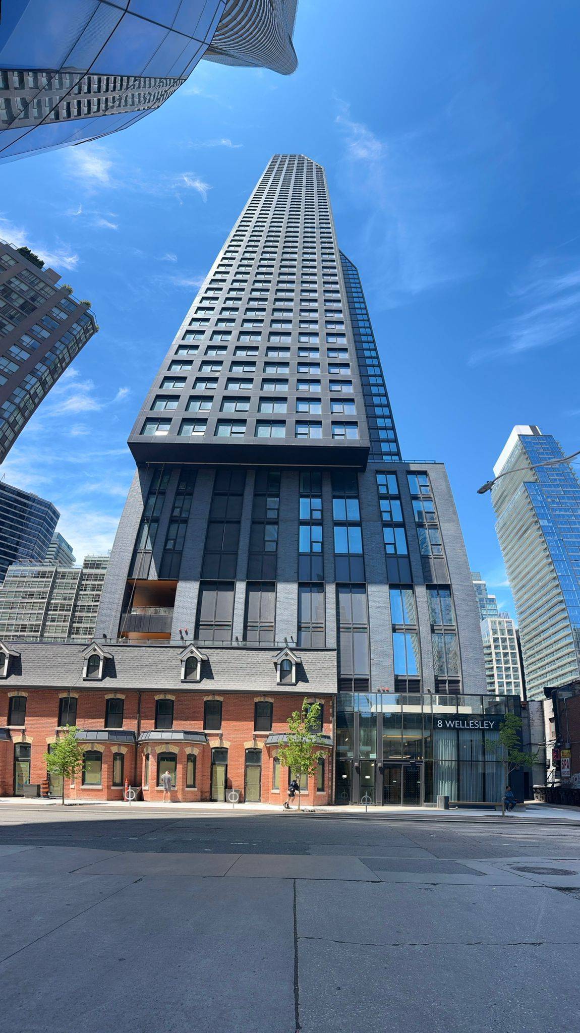 8 Wellesley ST W, Toronto C01, ON M4Y 0J5