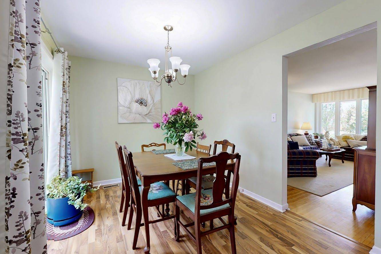 Pickering, ON L1W 1L2,1378 Poprad AVE