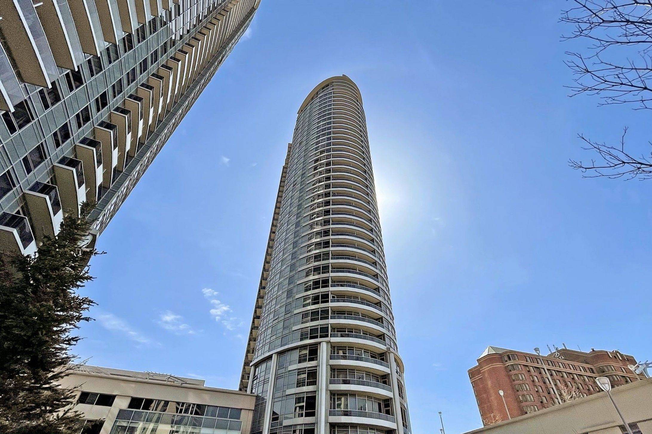 Toronto E07, ON M1S 0G3,125 Village Green SQ #911