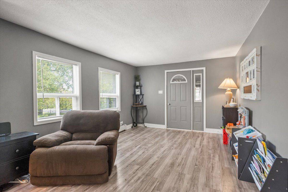 Brock, ON L0K 1A0,25685 Maple Beach RD