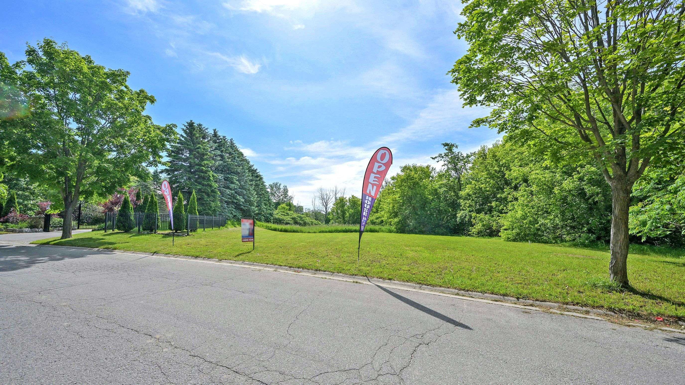 Richmond Hill, ON L4E 3M8,29 Country Heights DR