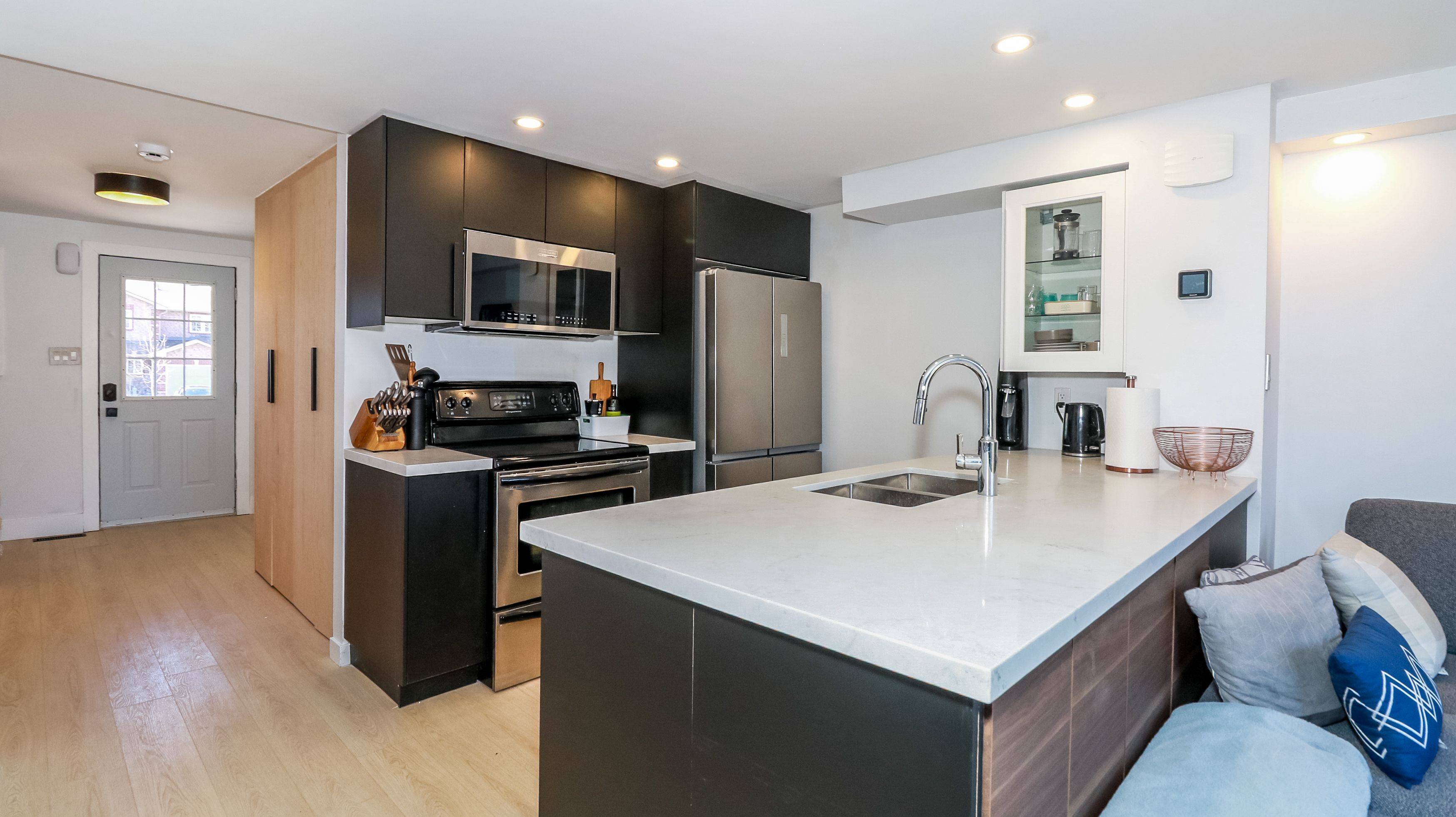 Barrie, ON L4M 7B2,358 Dunsmore LN
