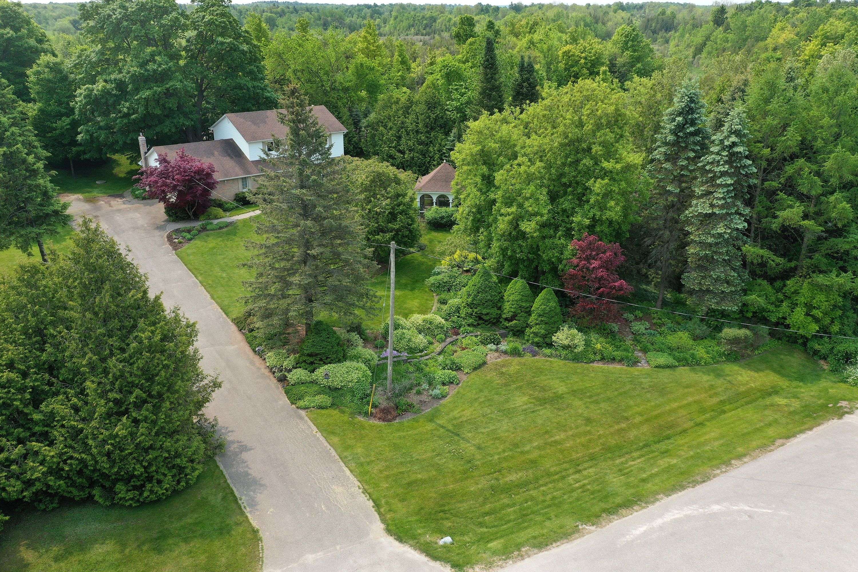 Halton Hills, ON L7G 4S4,12826 Silvercreek DR