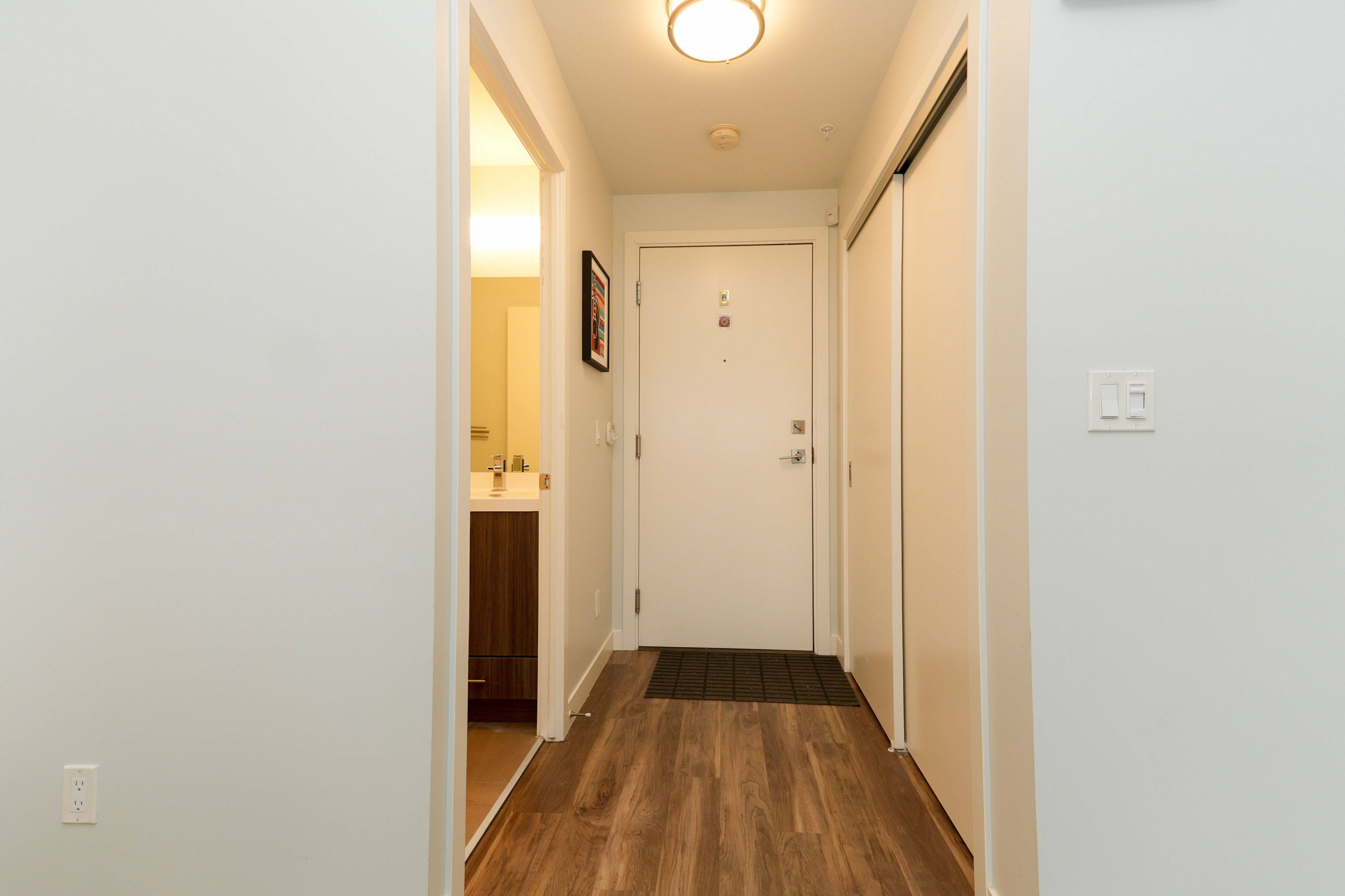 Burlington, ON L7R 0E5,2087 Fairview ST #2307