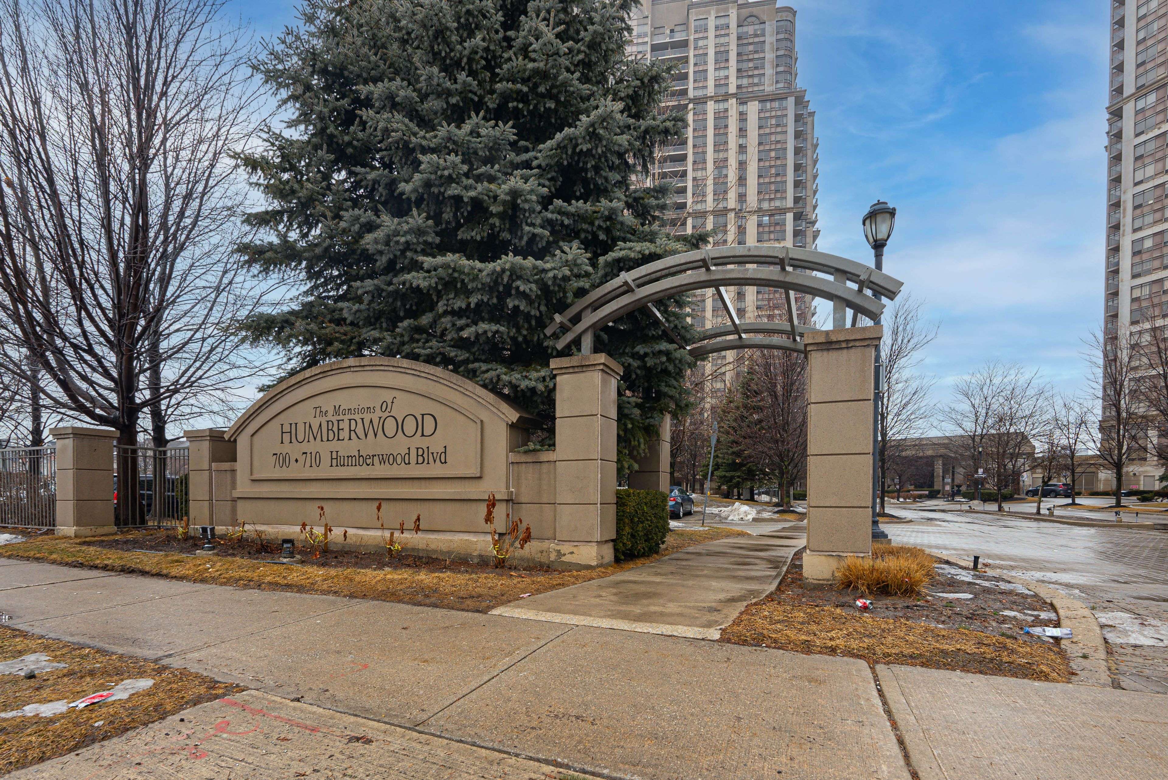 700 Humberwood BLVD E #1620, Toronto W10, ON M9W 7J4