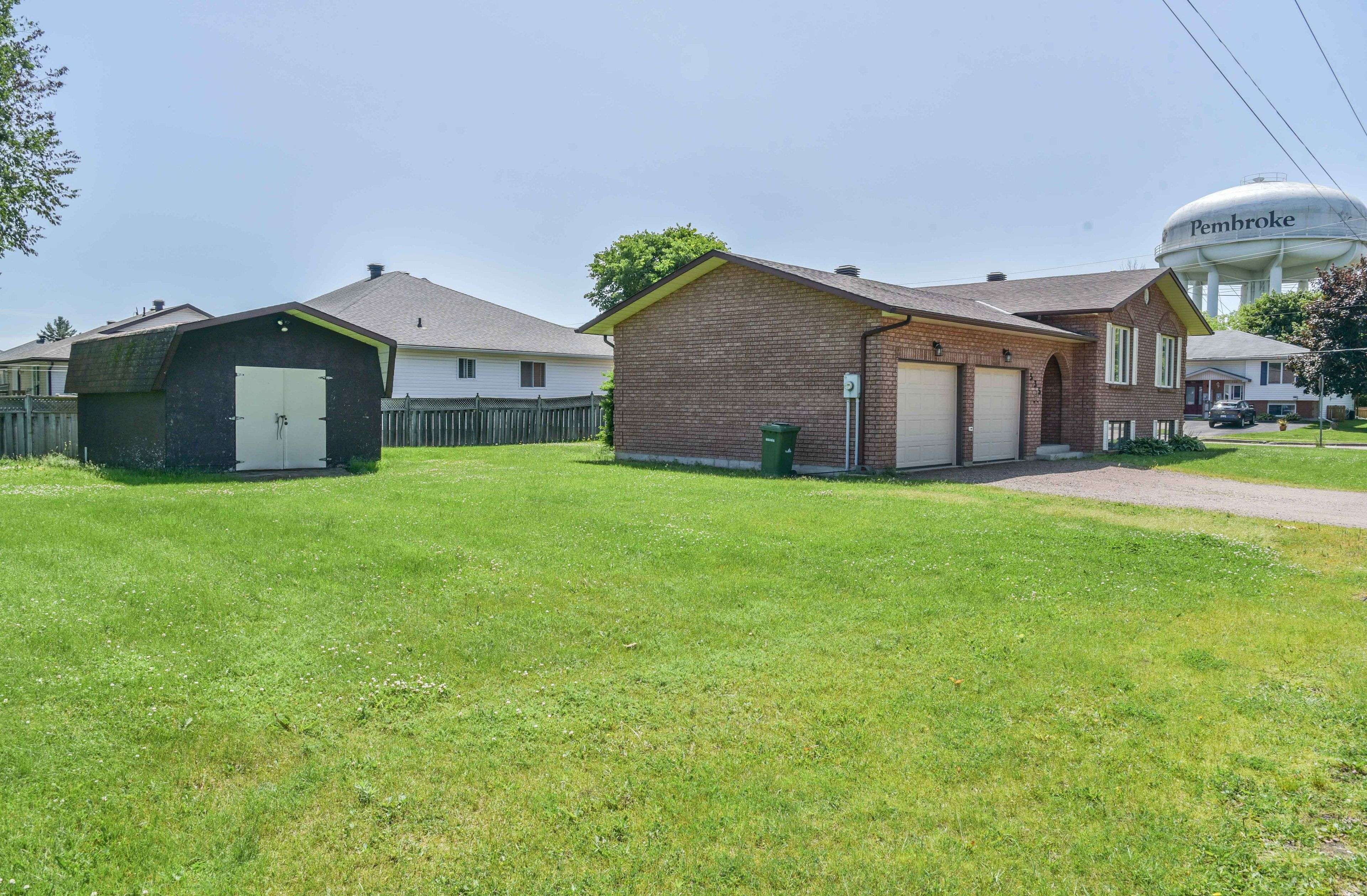 Pembroke, ON K8A 1Z2,535 Fraser ST
