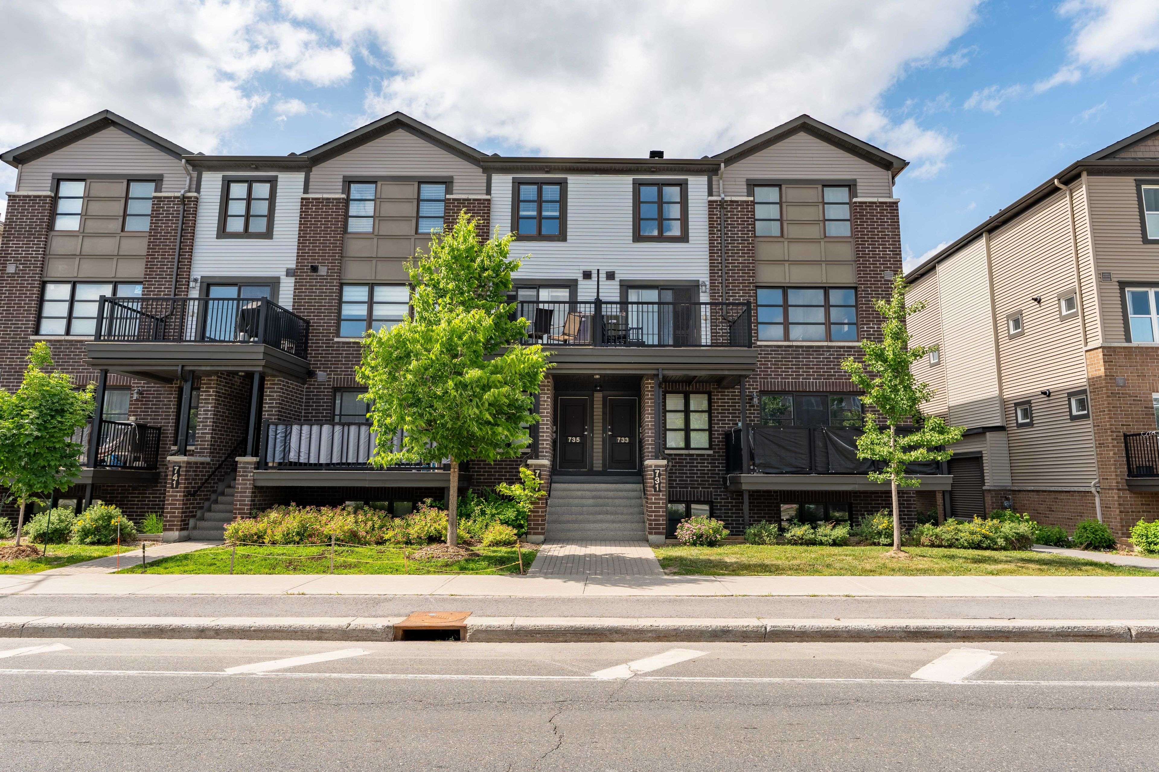 735 Chapman Mills DR, Barrhaven, ON K2J 5X2