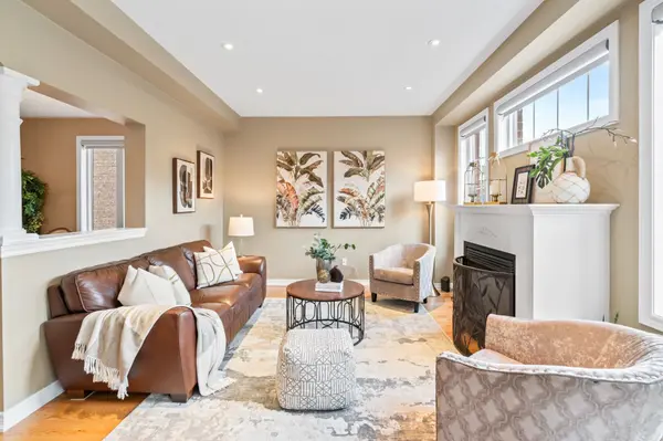 11 St Philip CT, Whitby, ON L1P 0A5