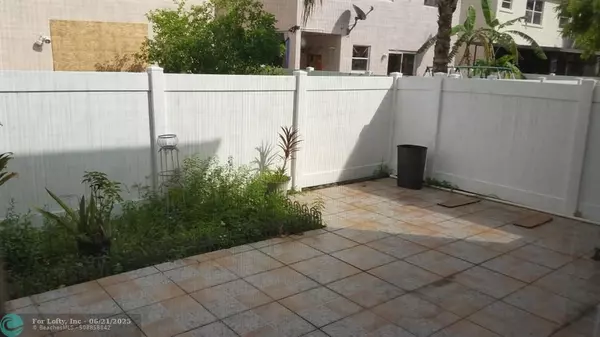 Pembroke Pines, FL 33026,12034 NW 13th Street