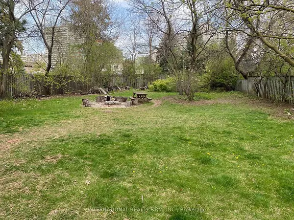 Mississauga, ON L5B 1P4,2143 Grange DR