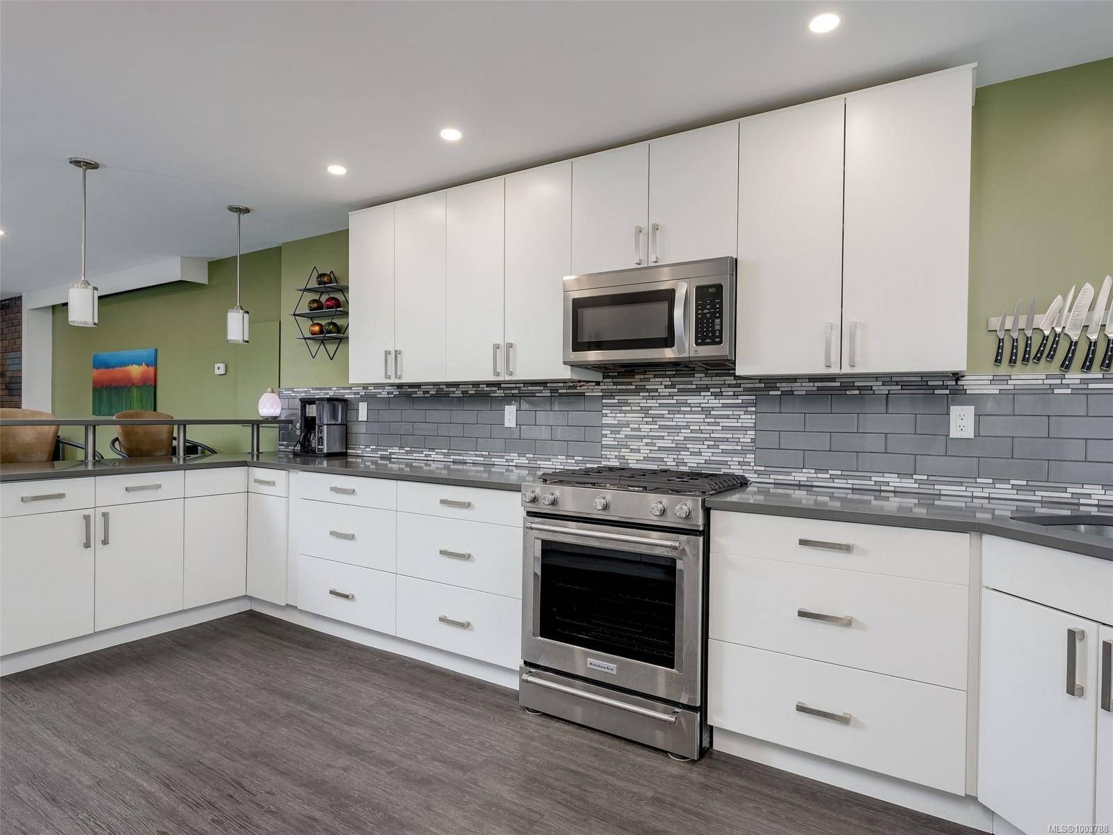 Saanich, BC V8X 4N9,793 Kona Cres