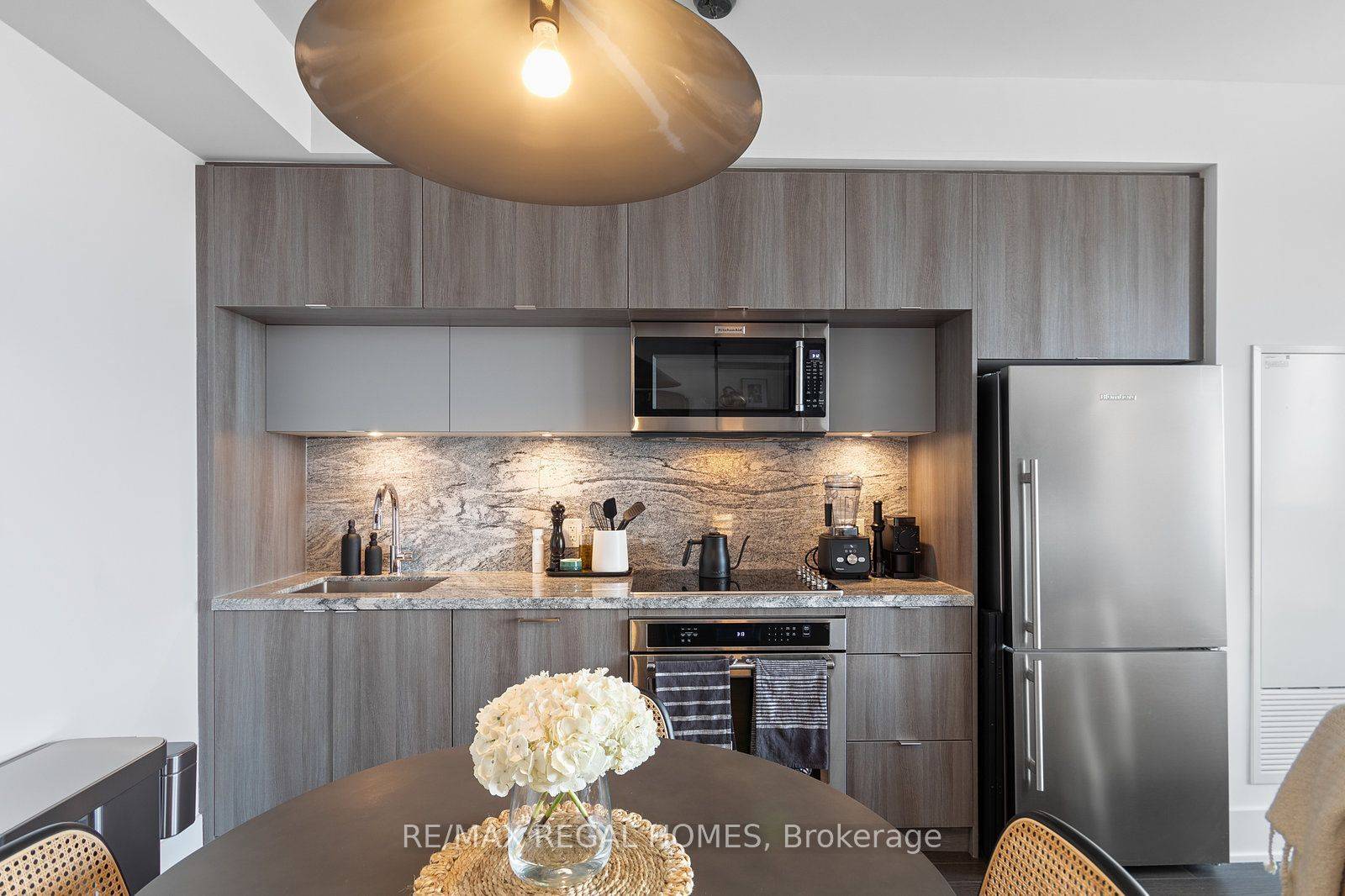 Toronto C08, ON M4W 0B3,585 Bloor ST E #3215