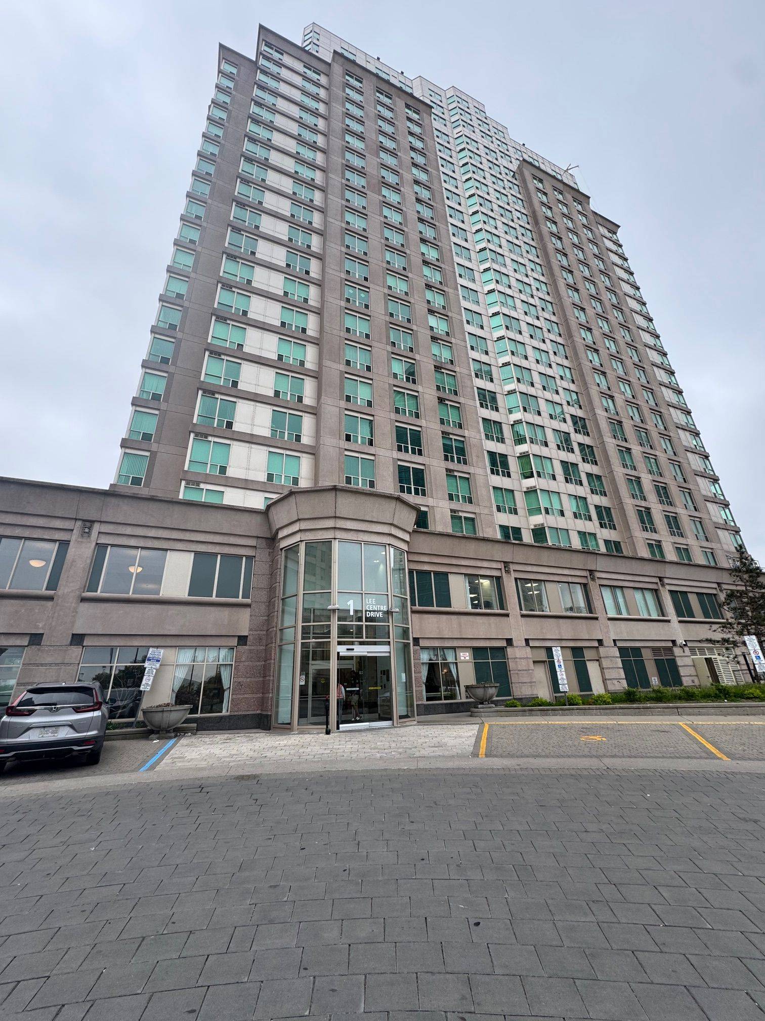 Toronto E09, ON M1H 3J2,1 Lee Centre DR #511
