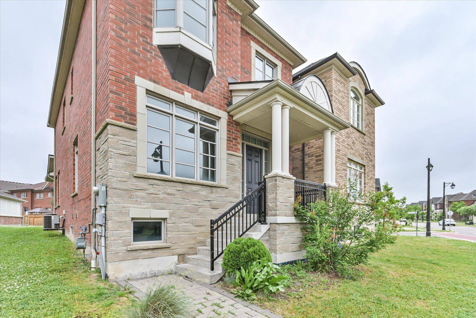 Richmond Hill, ON L4E 1E7,184 Paradelle DR