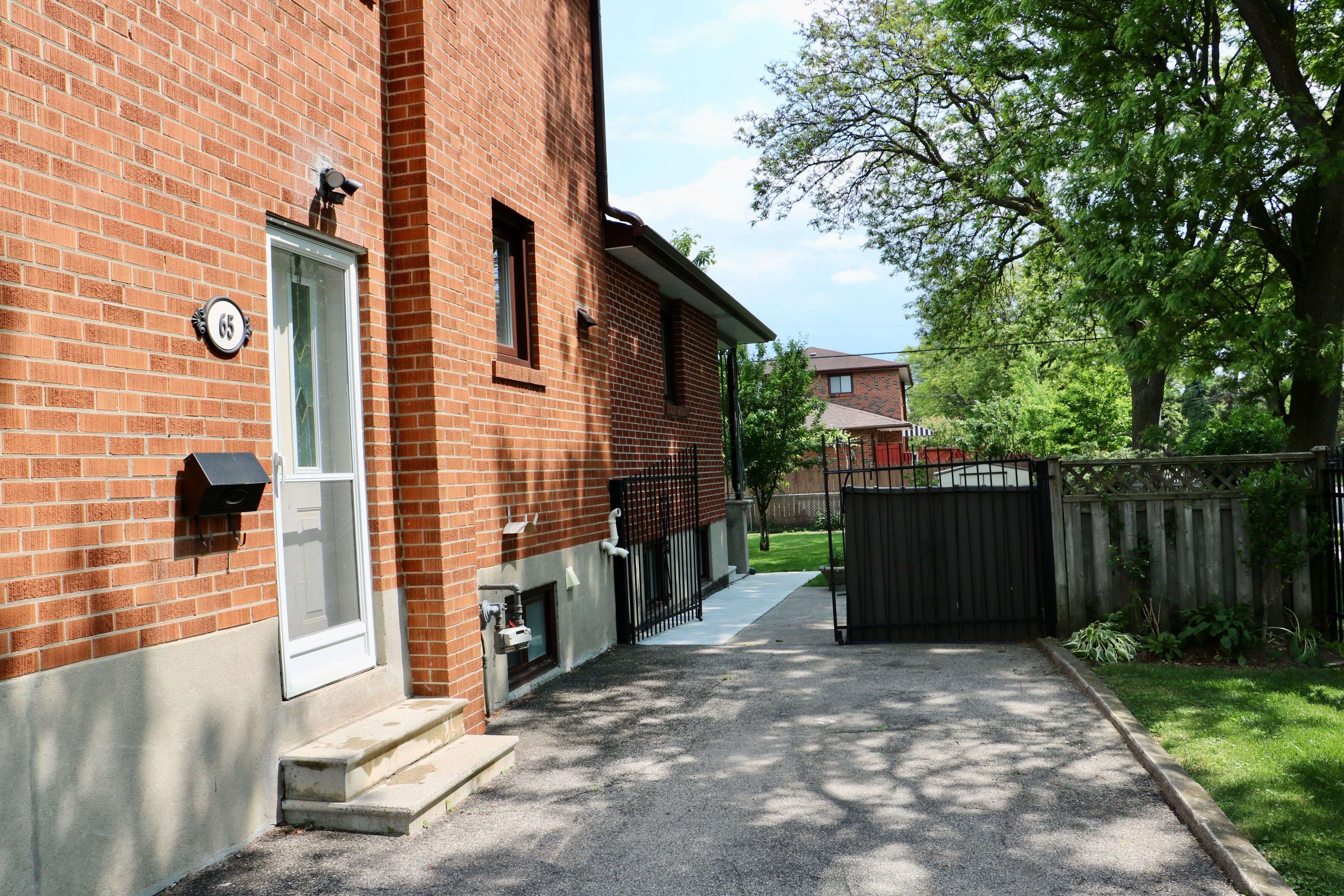 Toronto W05, ON M3K 1L4,65 Gilley RD #Lower