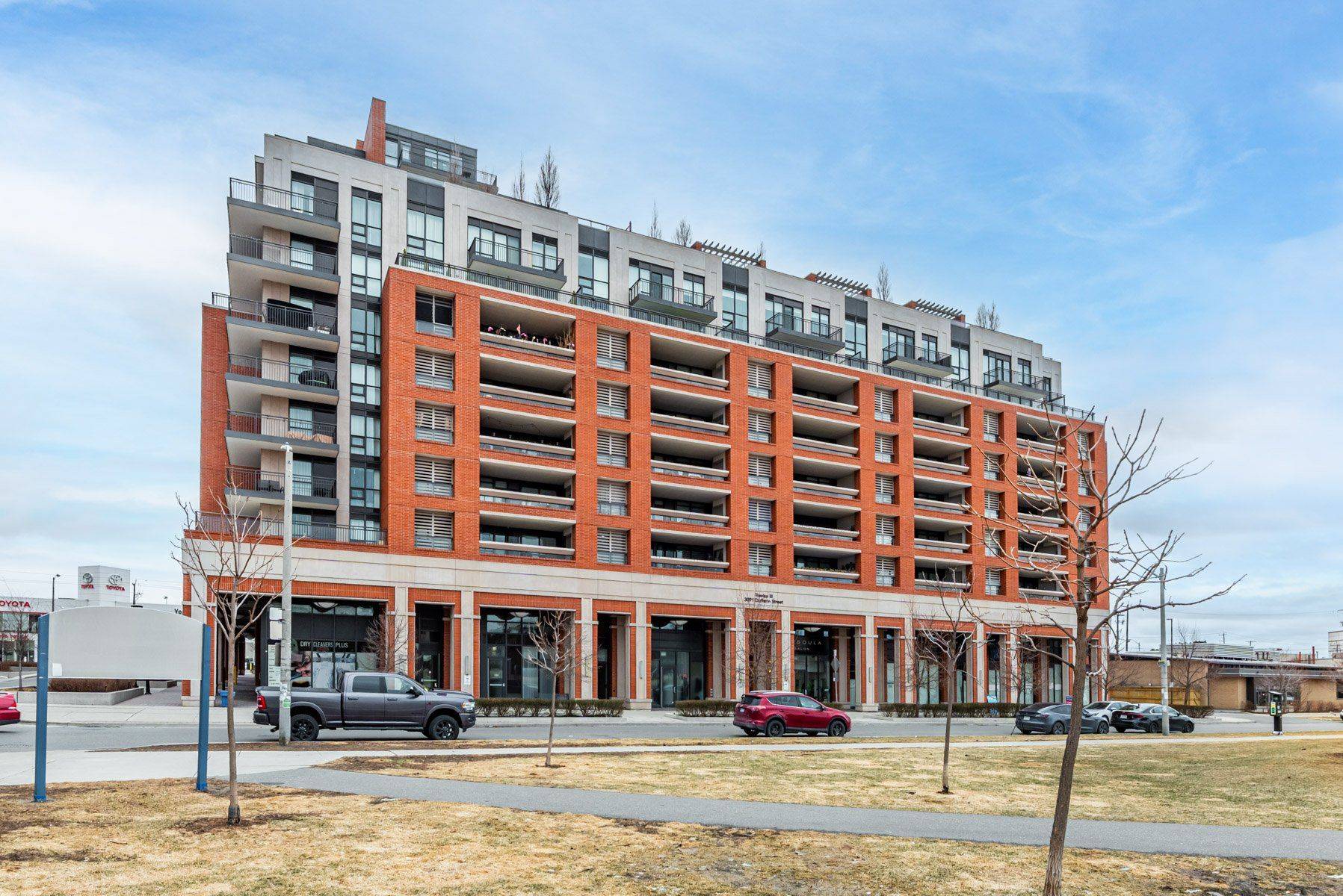 3091 Dufferin ST #503, Toronto W04, ON M6A 0C4