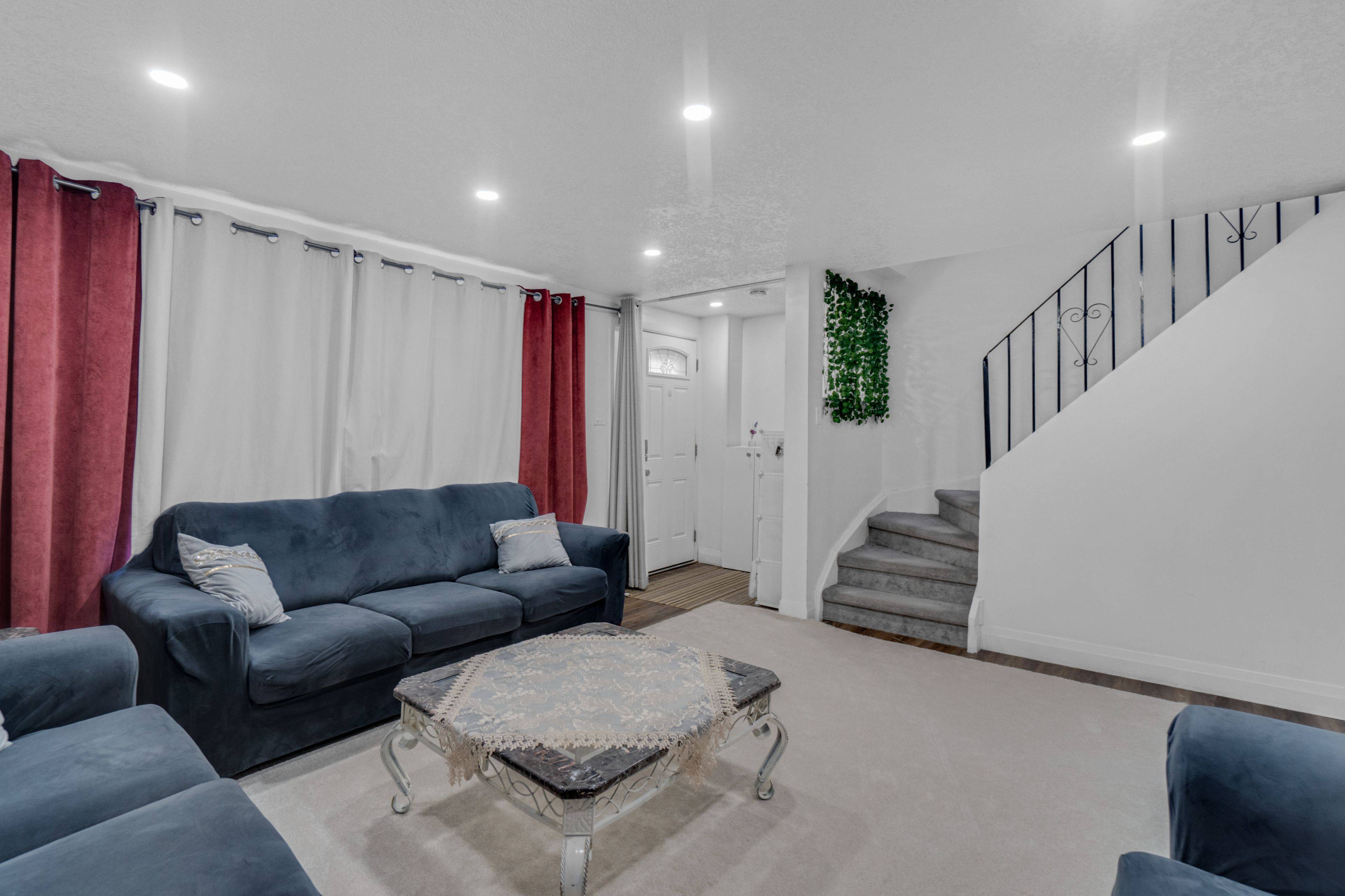 Cambridge, ON N3H 4Z9,537 Parkview CRES #16