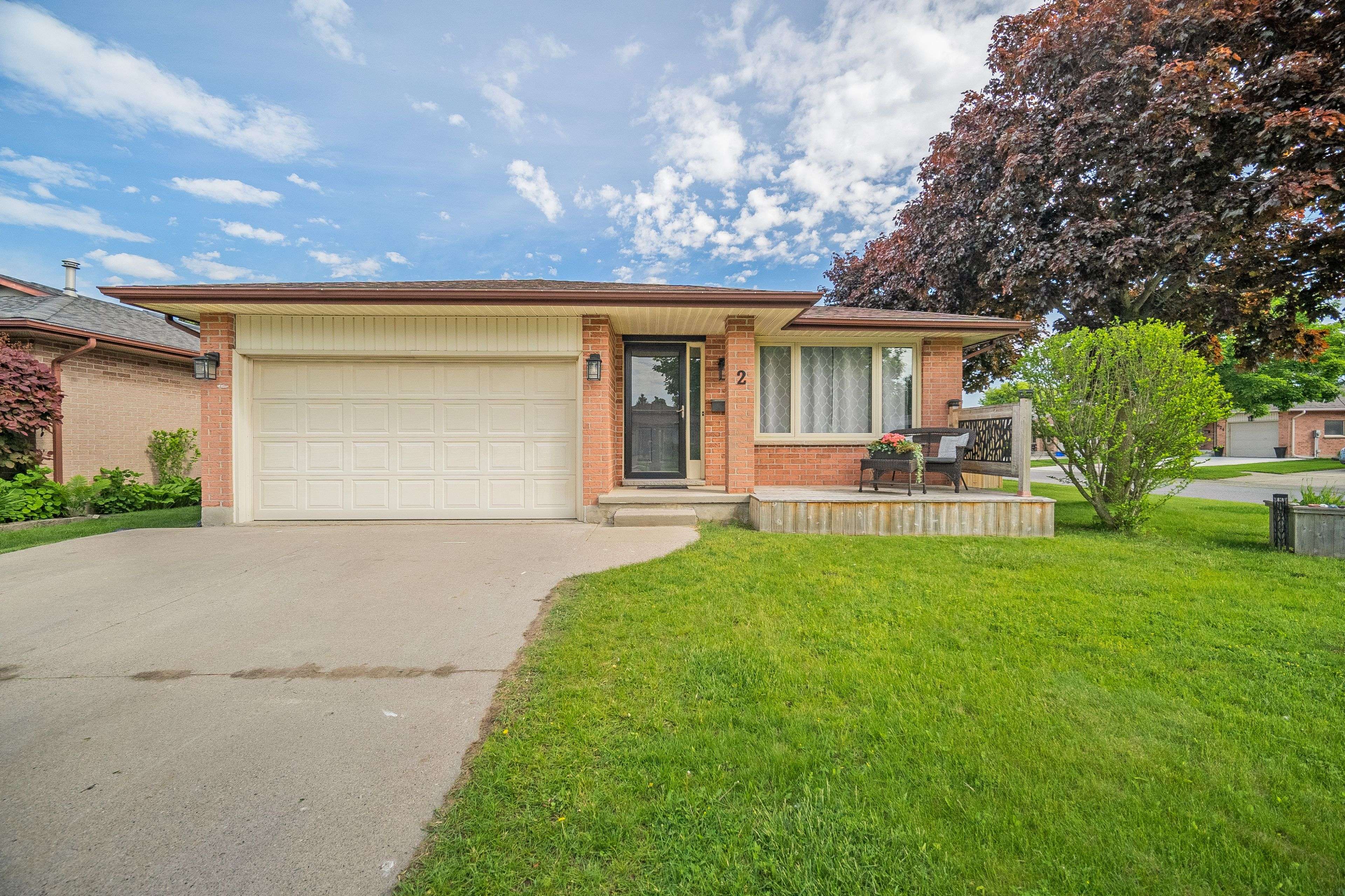 2 Woodfern RD, London East, ON N5W 5X7