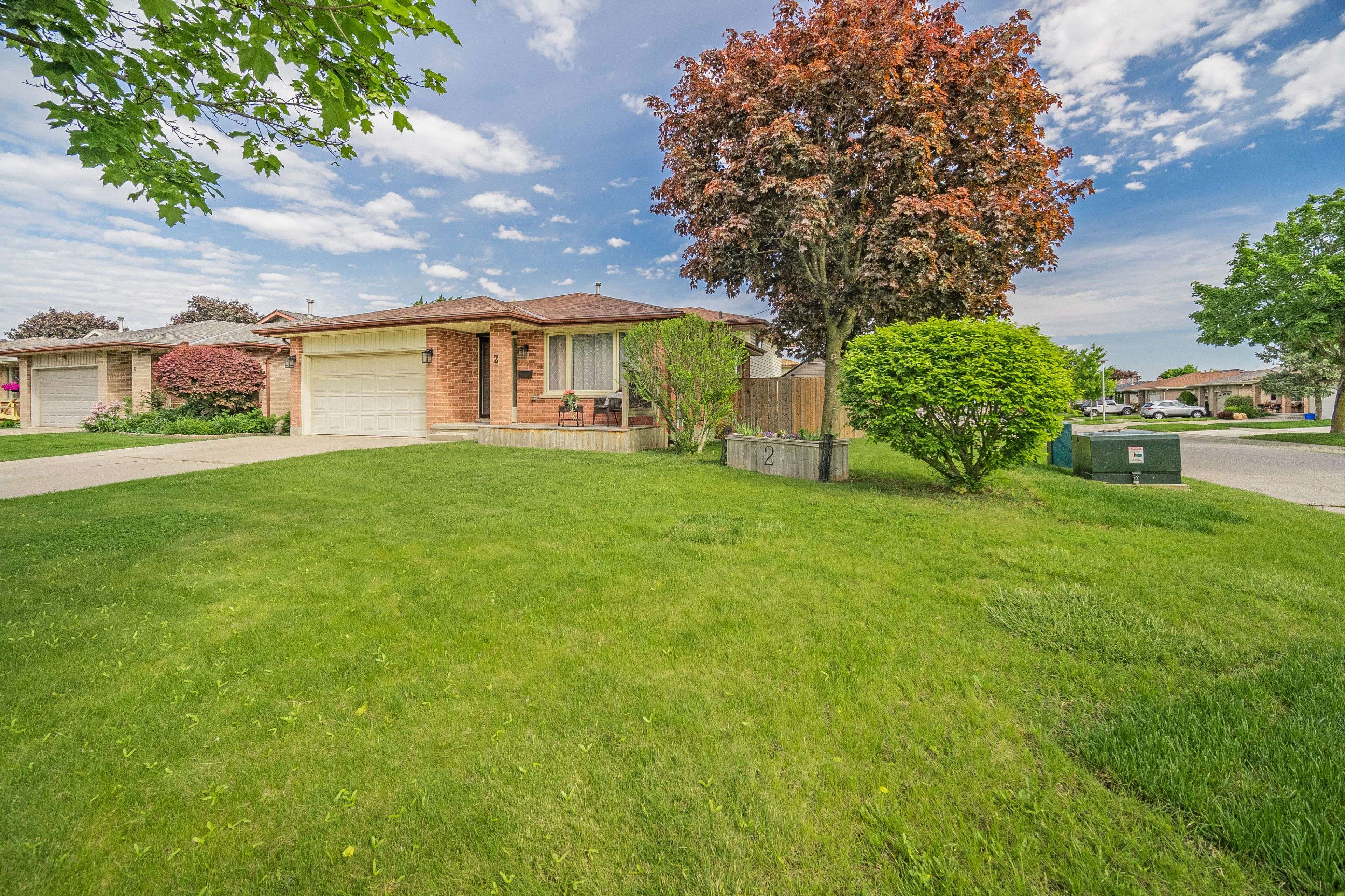 London East, ON N5W 5X7,2 Woodfern RD