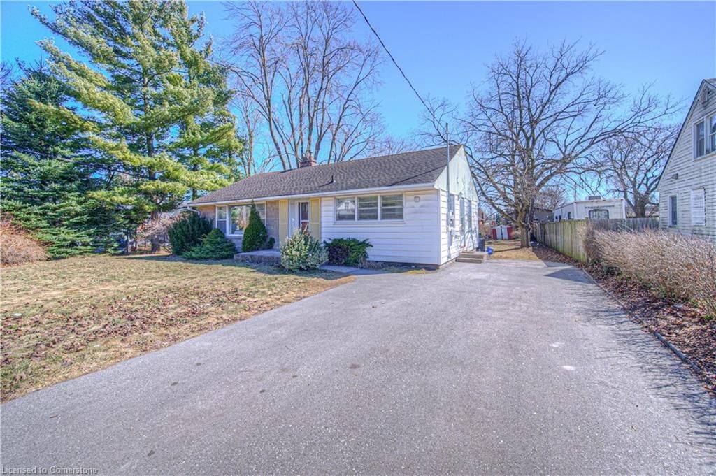 153 Ballantyne AVE, Cambridge, ON N1R 2T3