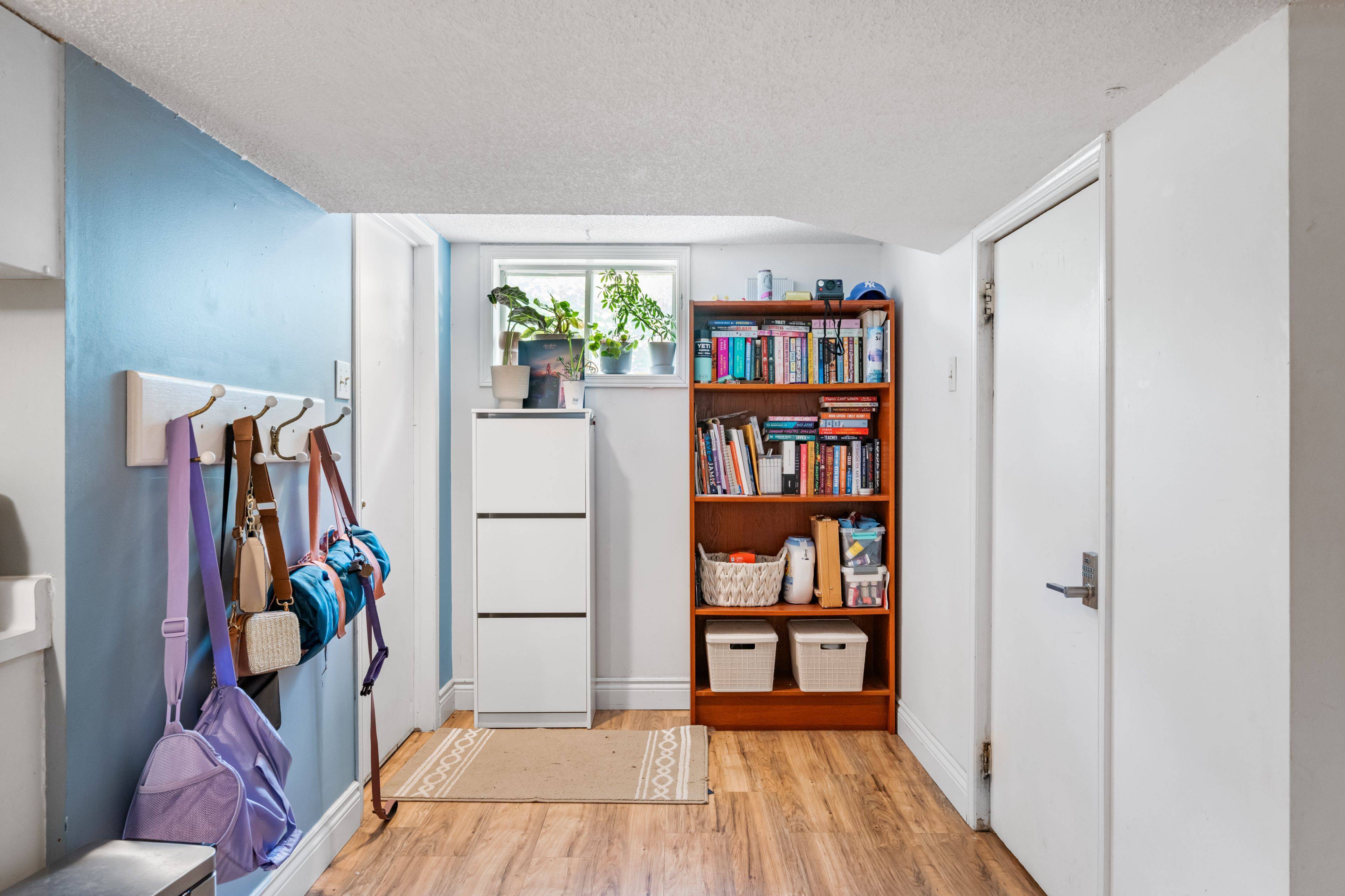 Britannia - Lincoln Heights And Area, ON K2B 6Y3,2628 Don ST #3