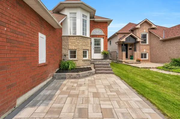 Clarington, ON L1C 4Y9,75 Abernethy CRES