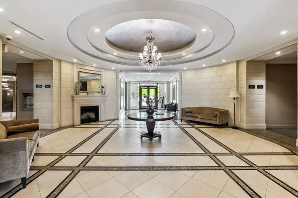 Aurora, ON L4G 0R3,180 John West WAY W #332