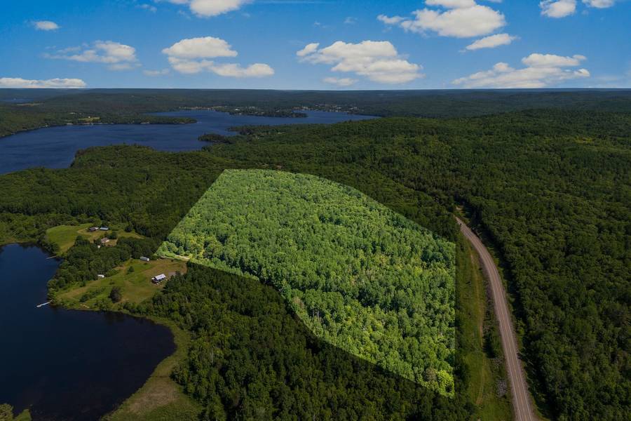 110 Horshoe LN, Madawaska Valley, ON K0J 1B0