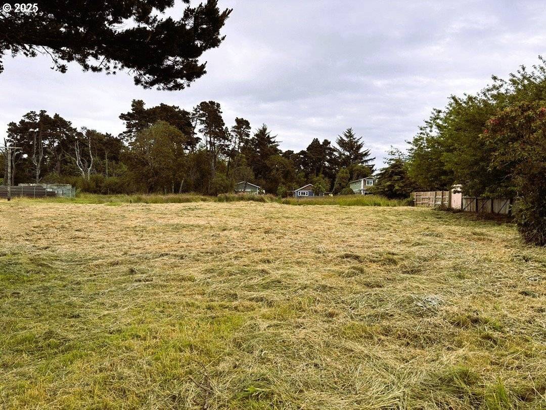 SE 12th ST, Bandon, OR 97411
