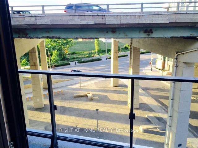 Toronto C01, ON M5V 0G8,50 Bruyeres Mews #612