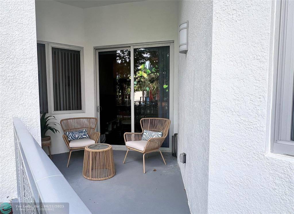 Dania Beach, FL 33004,120 N Compass Way  #337