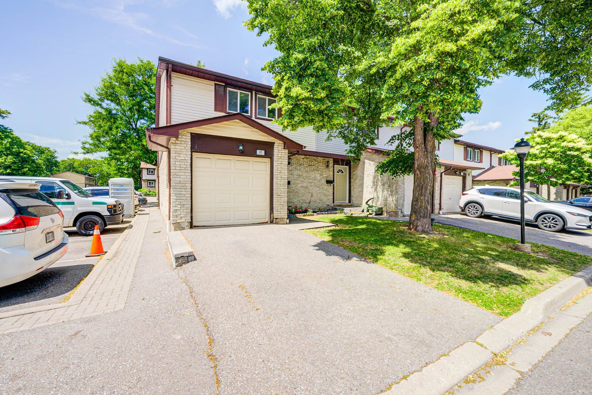 Brampton, ON L6V 3C5,45 Hansen RD #97