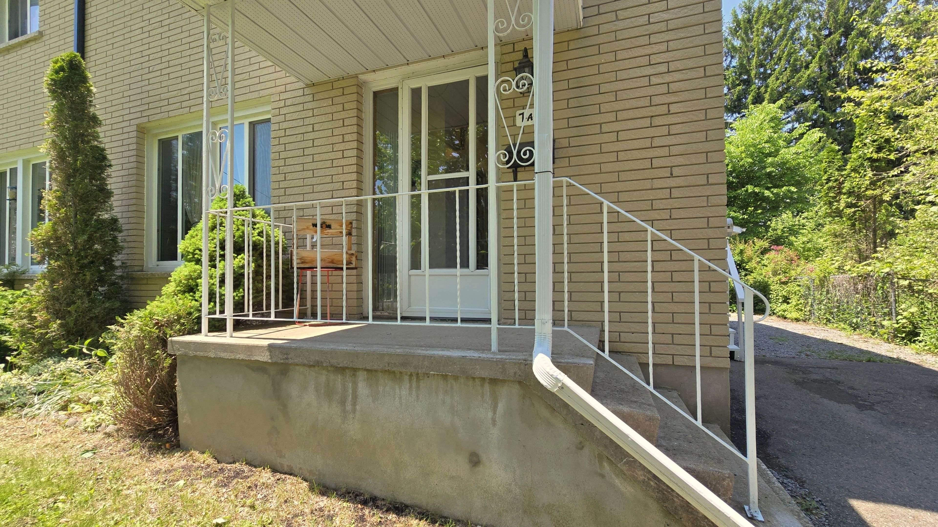 Kingston, ON K7M 3P5,7A BISHOP ST