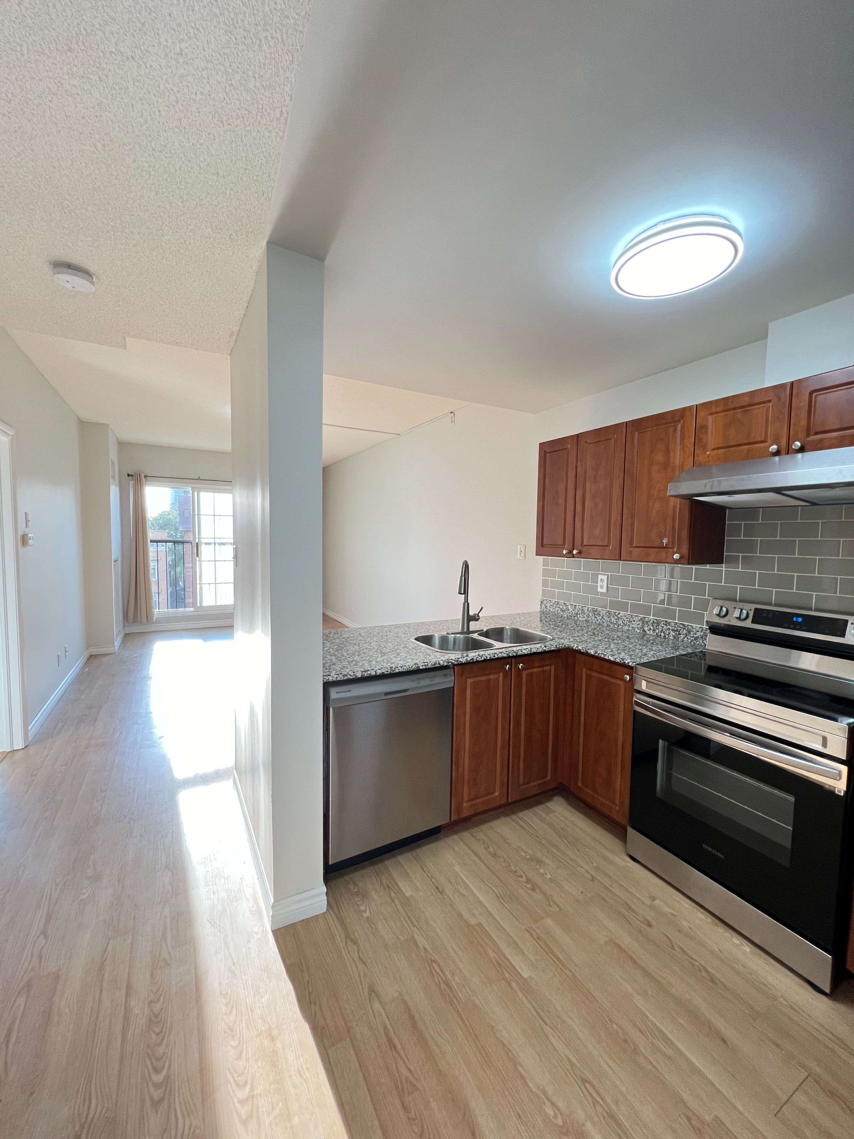 Hamilton, ON L8P 2Z6,135 James ST S #403