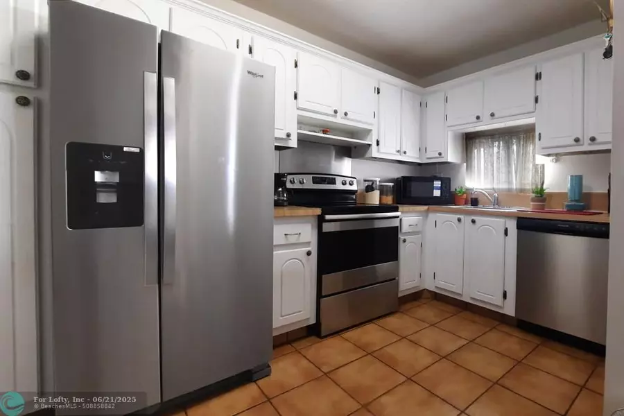 8990 S Hollybrook Blvd #305, Pembroke Pines, FL 33025
