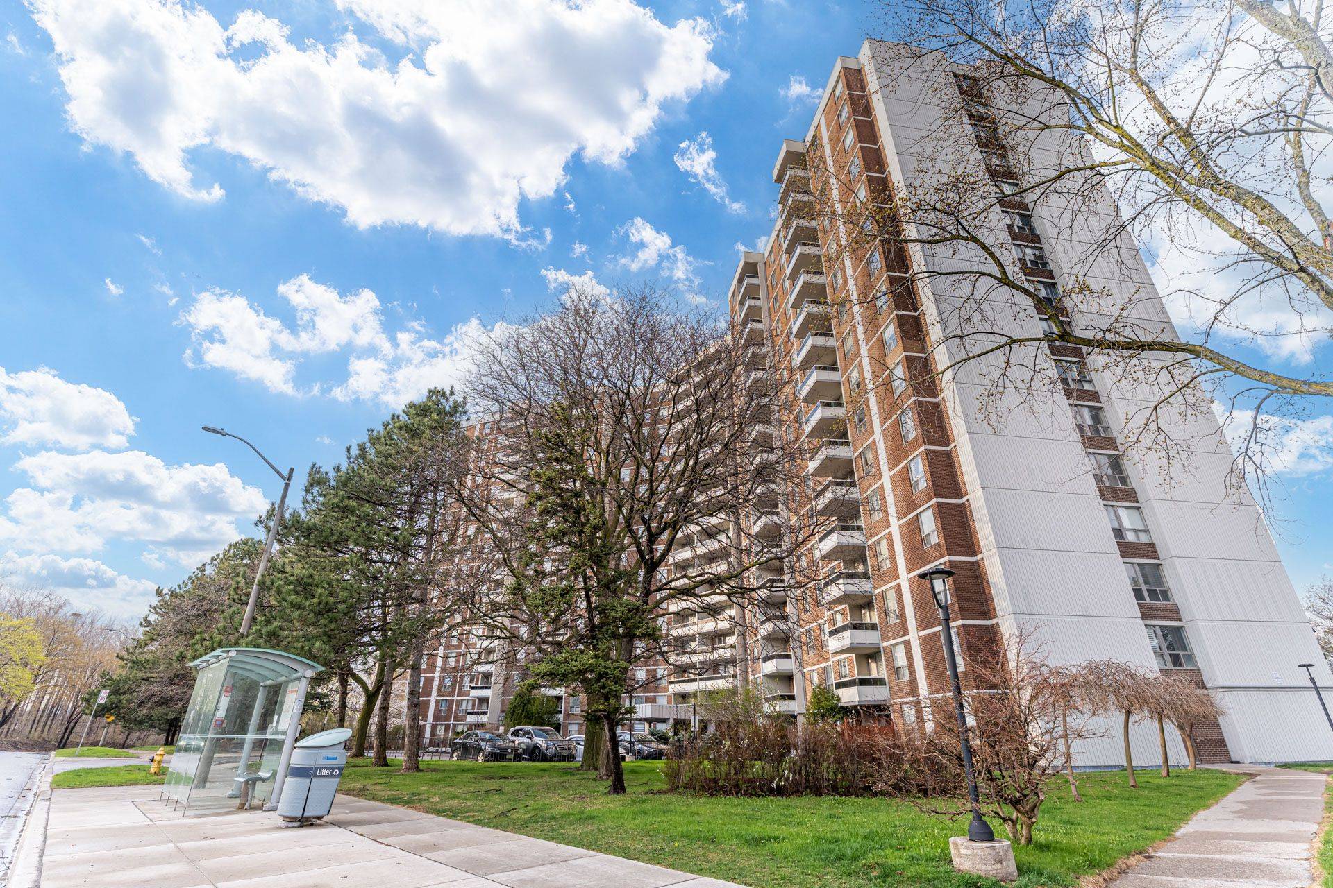 Toronto C11, ON M3C 3A5,5 Shady Golfway N/A #1510