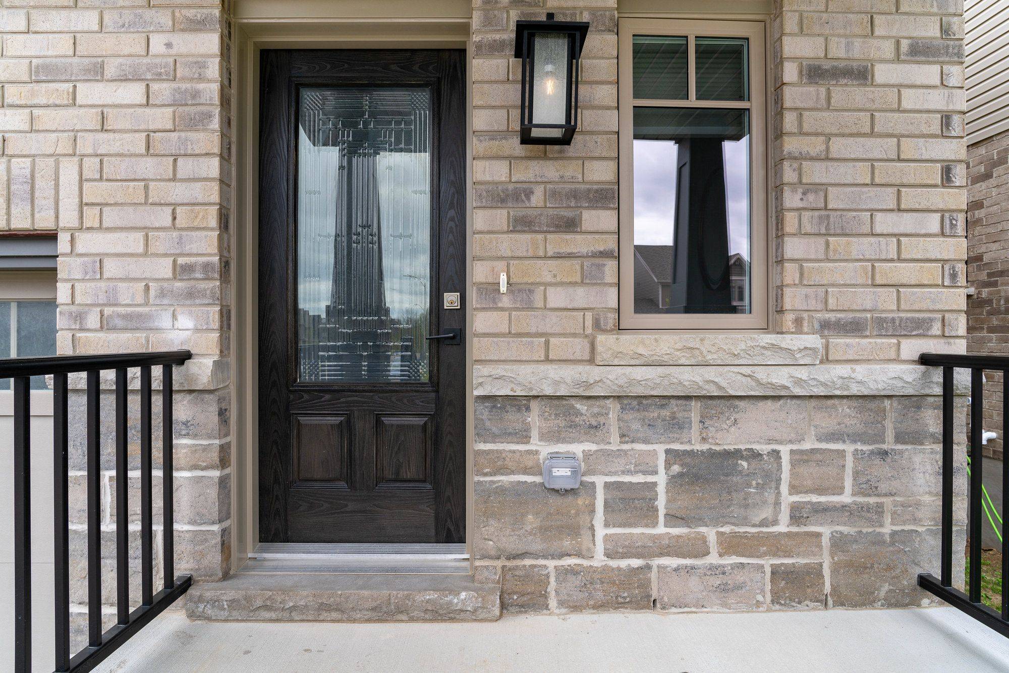 Collingwood, ON L9Y 0E2,99 Archer AVE