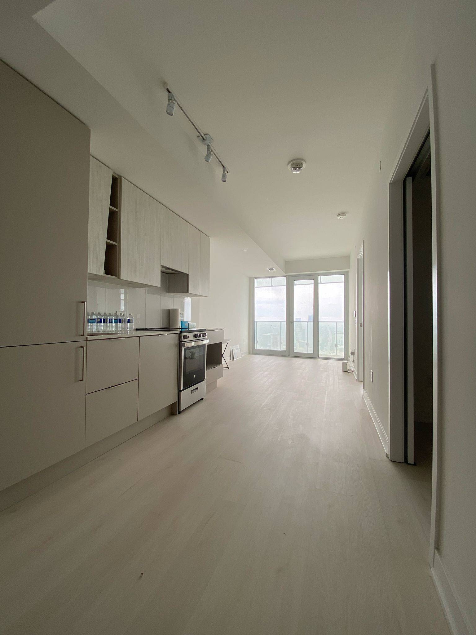 Mississauga, ON L5B 0M3,3900 Confederation Pkwy #4311