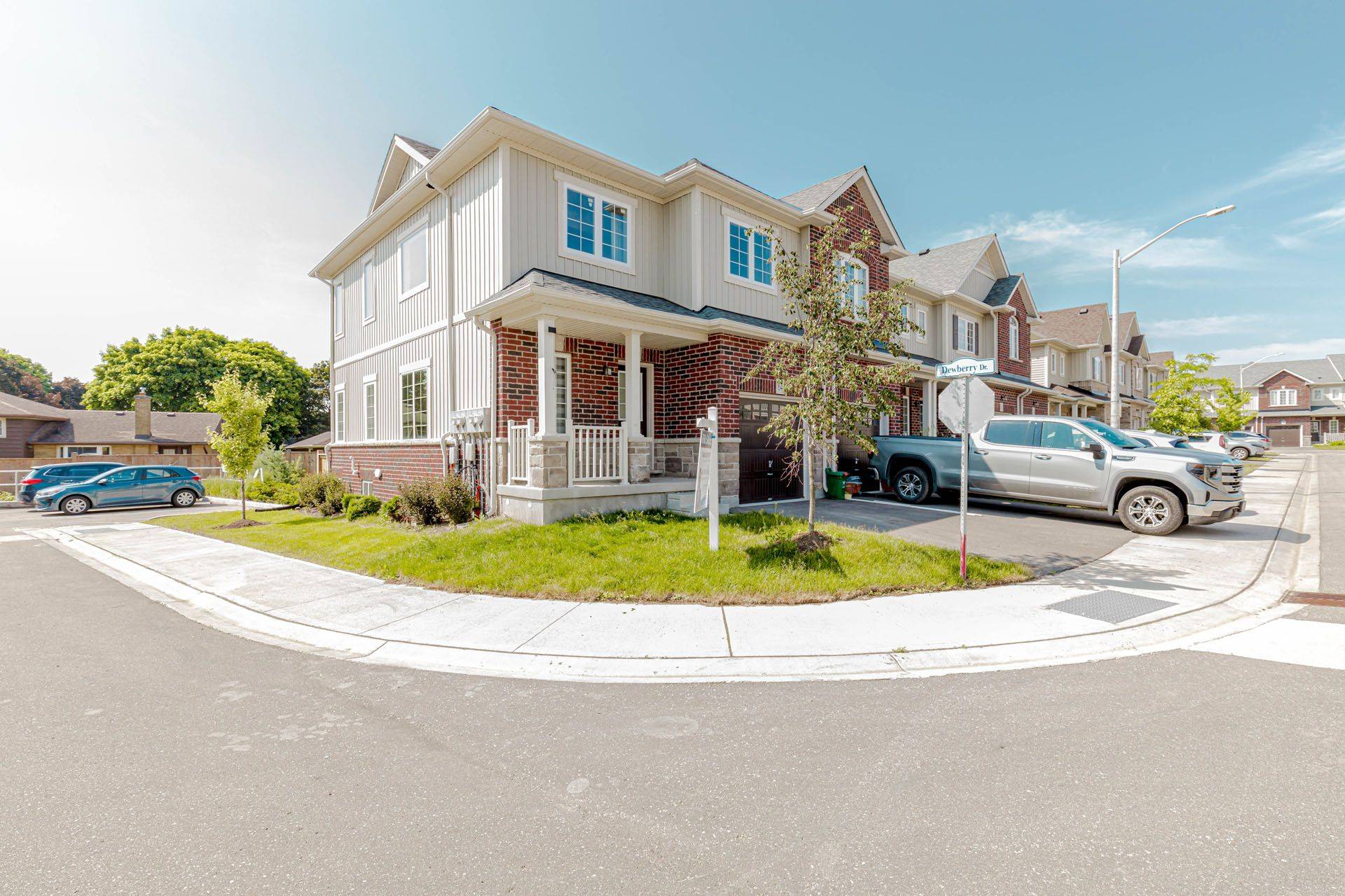 64 Dewberry DR, Kitchener, ON N2B 0A9