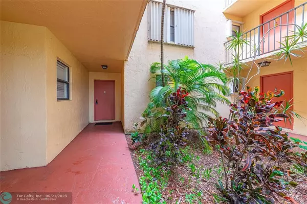 Miramar, FL 33025,3199 Foxcroft Rd #115