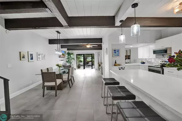 Plantation, FL 33324,700 E COCO PLUM CR #8