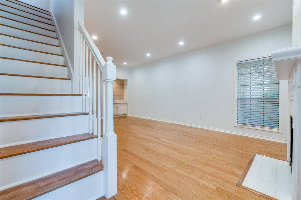 Dallas, TX 75214,6123 Oram Street #12
