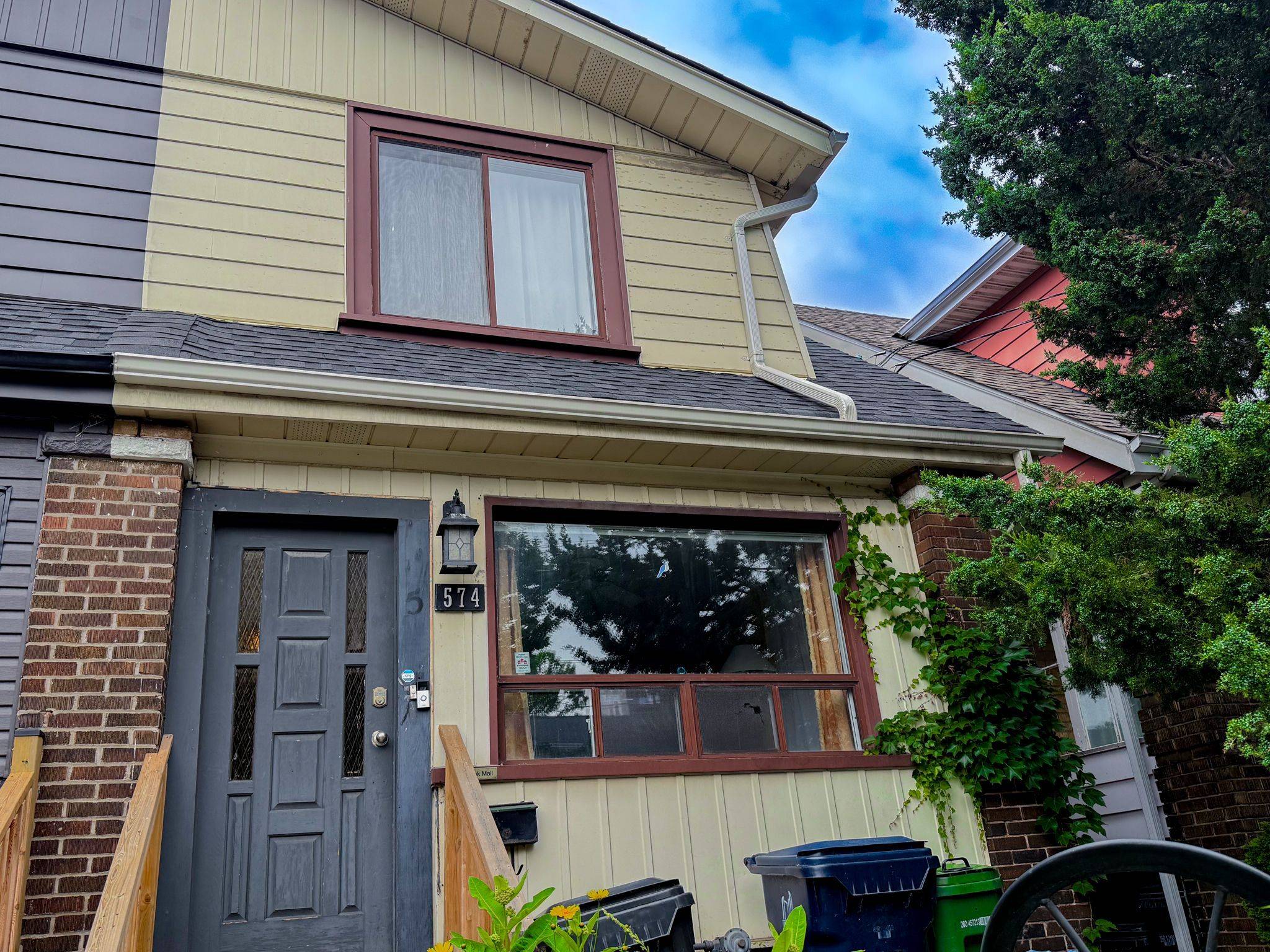 Toronto E01, ON M4C 3B6,574 Coxwell AVE #Basement