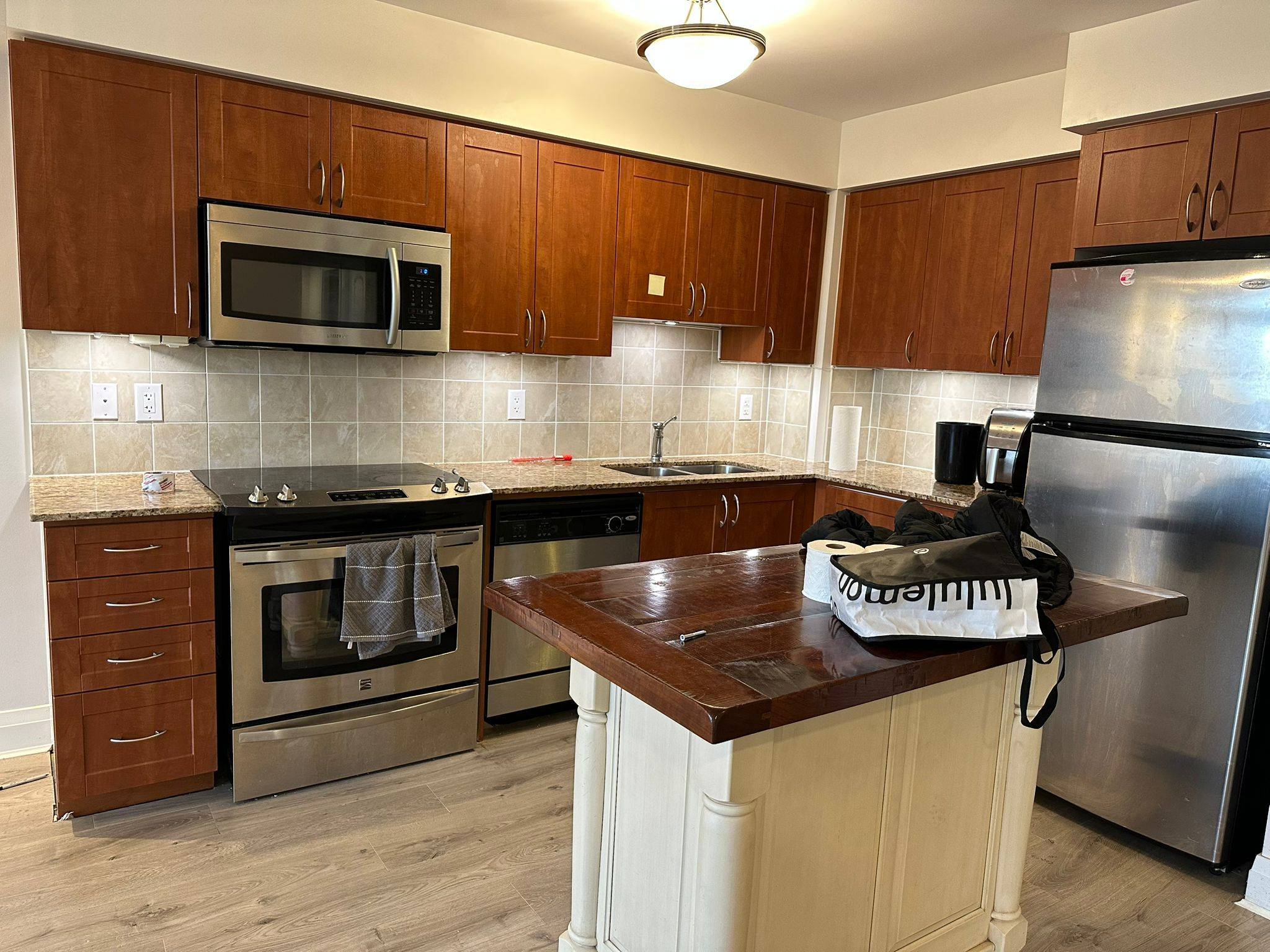 Toronto W05, ON M3J 0G6,1 De Boers DR #306