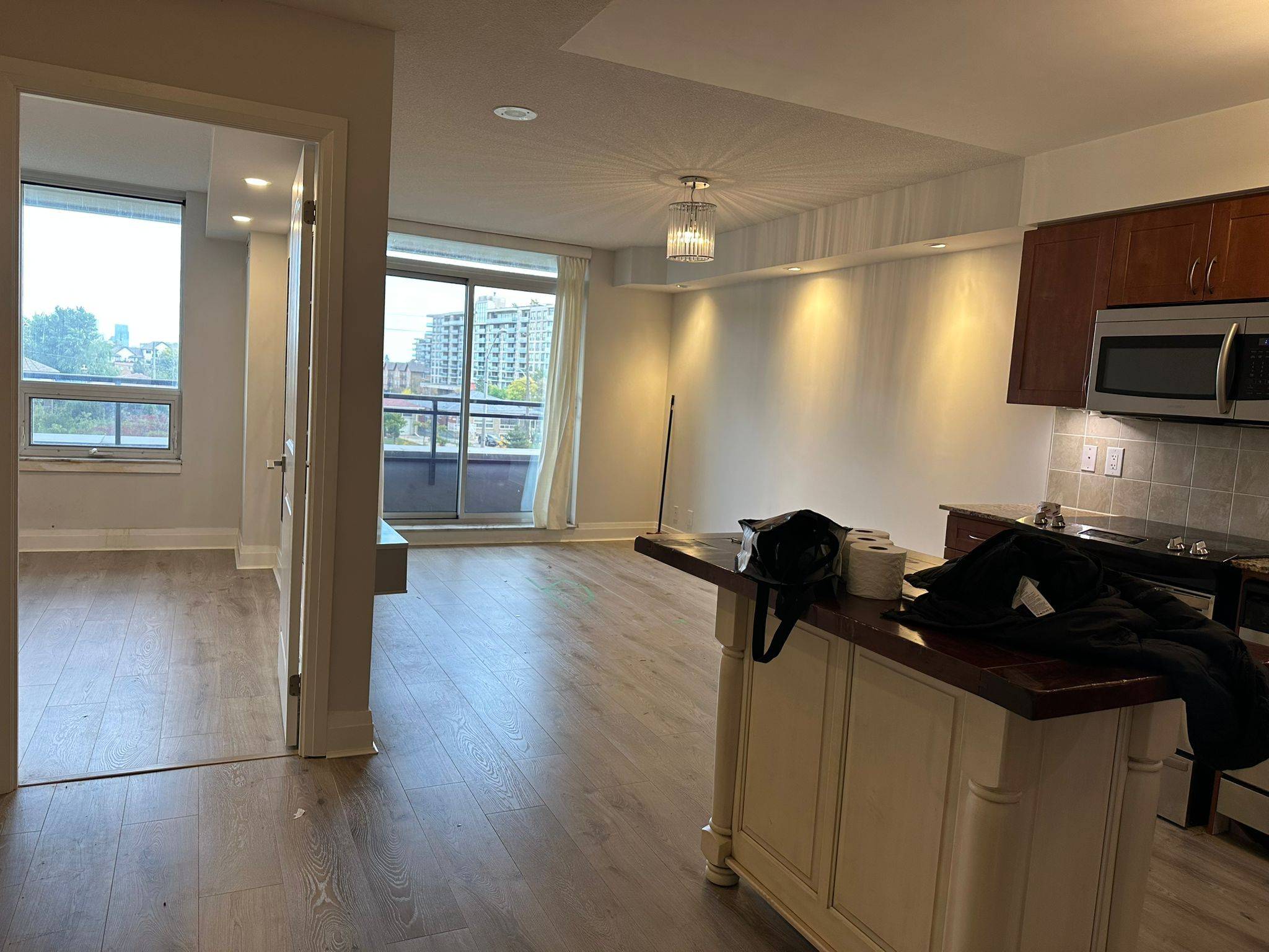 Toronto W05, ON M3J 0G6,1 De Boers DR #306
