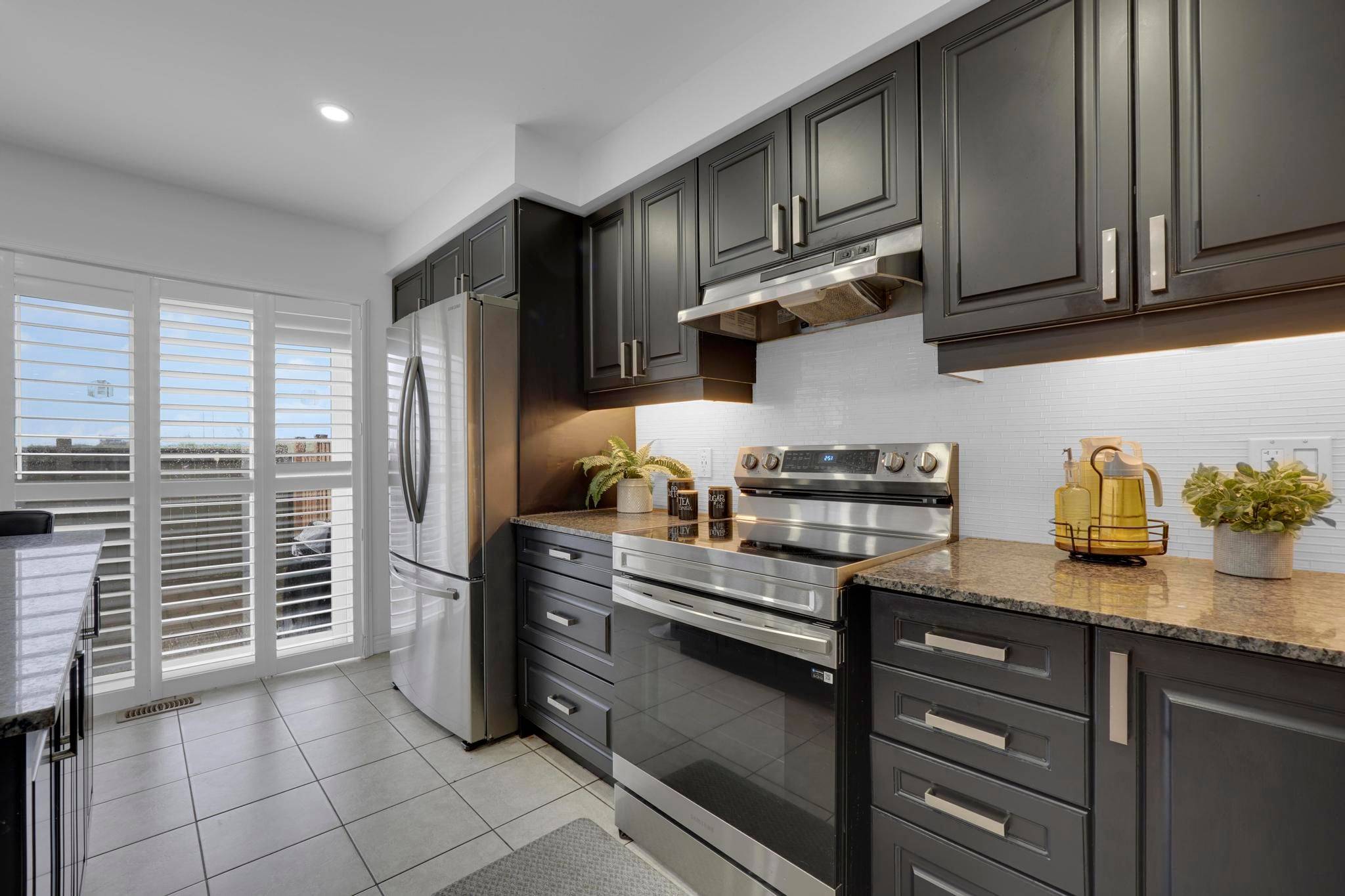 Milton, ON L9T 7K3,1000 Asleton BLVD #36